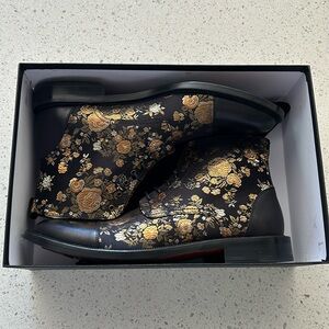 Taft, Size 11, BRAND NEW, boots, black, gold, copper